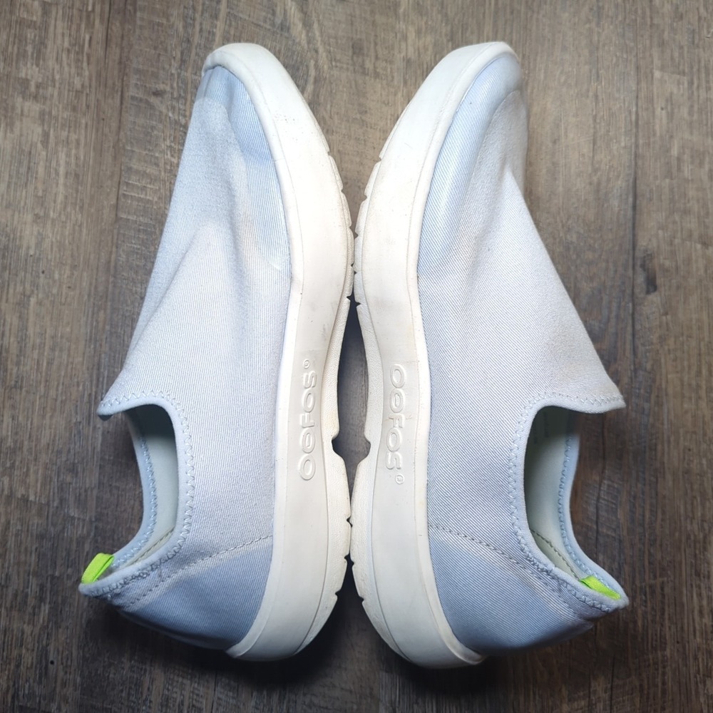 Oofos Womens OOMG Eezee Low Size 8.5 Blue White Lightweight Comfort Shoes **READ - Picture 9 of 13